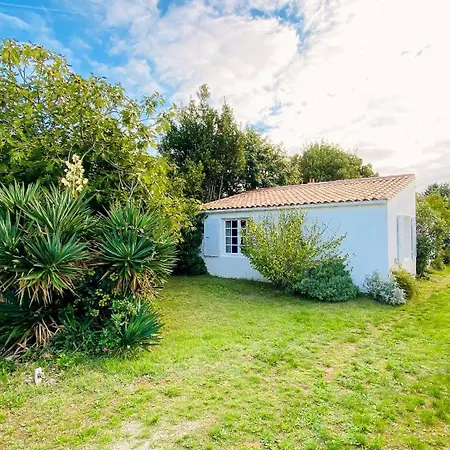 Jolie Maison Avec Parking Et Jardin Au Coeur De Villa *